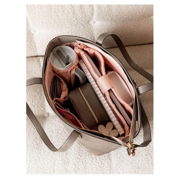 NWT Poppy & Peonies Go Getter Violet purple crossbody strap laptop sleeve GIFT - Picture 5 of 8